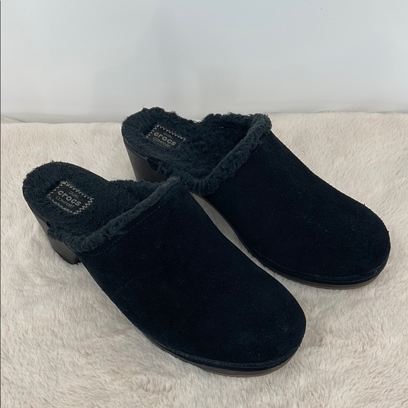 CROCS SIZE 10 Women's Black Suede Clogs faux fur lined - Picture 1 of 7
